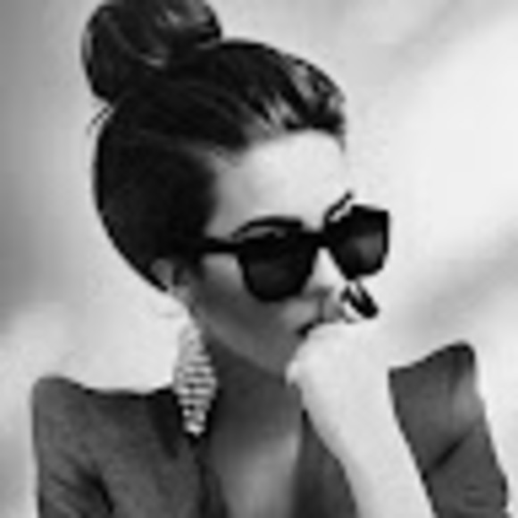 Meet your Posher, Milica - Picture 1 of 1